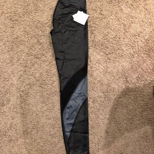 NWT Beyond yoga Work out pants size large